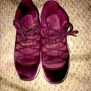 Burgundy Velvet Retro 11 Price Firm